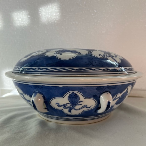 Vintage Antique Blue and White Chinese Ceramic Pot - Picture 3 of 6